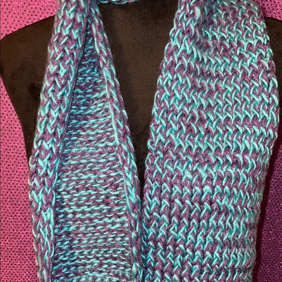 Stylish Blue and Purple Knit Scarf - Picture 2 of 4